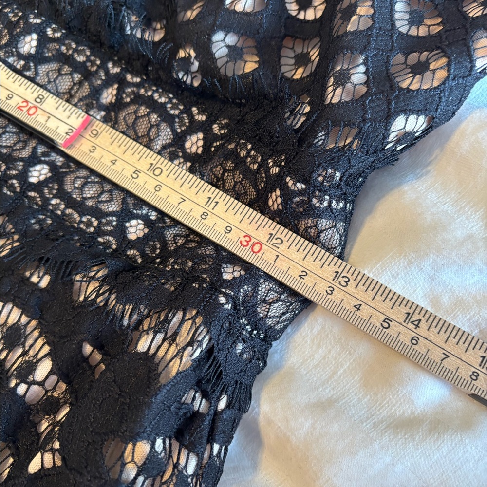 Lulu's Black and Cream Geometric Lace Dress Small - Picture 10 of 11